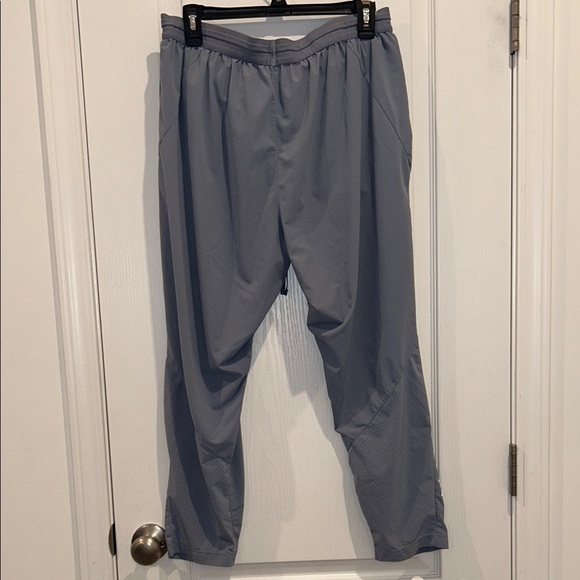 Nike Women’s Gray Athletic Pants - Picture 4 of 9